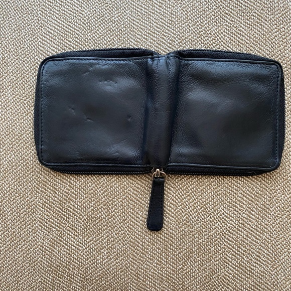 Osgoode Marley Zippered Bifold Wallet. Black Cashmere Leather. EUC. - Picture 7 of 16
